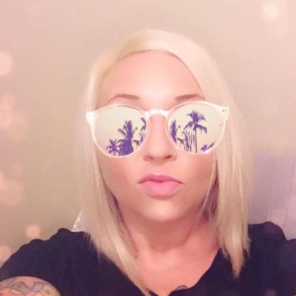 Meet your Posher, Jennifer - Picture 1 of 1